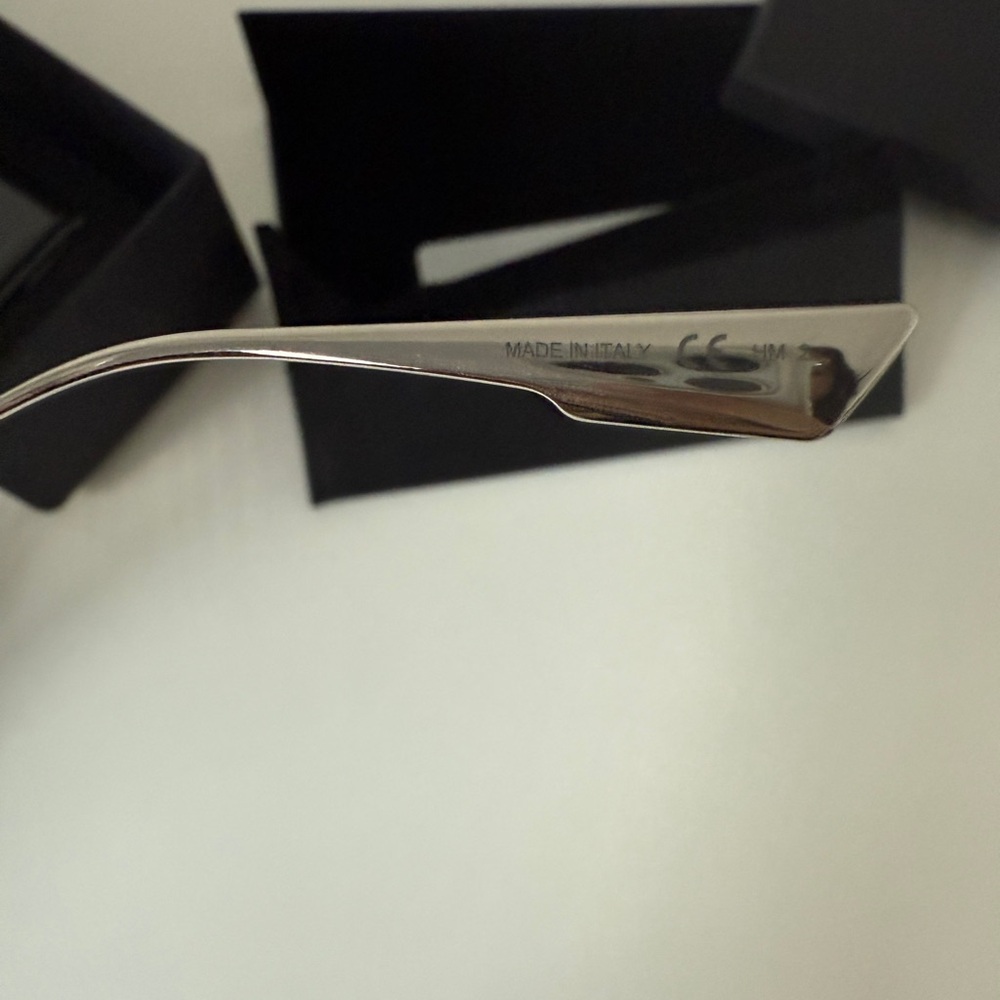 Dior Square Sunglasses with Gradient Lenses - Picture 4 of 4